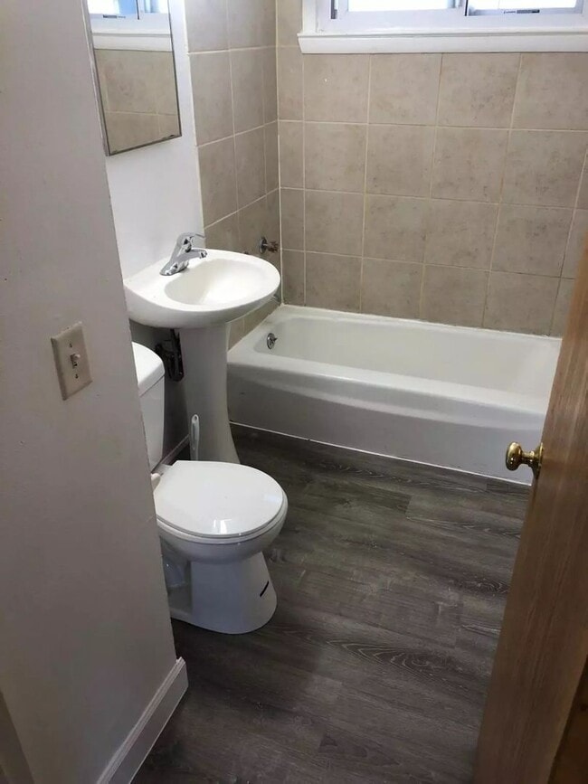 5405-5407-5407 N 37th St in Milwaukee, WI - Building Photo - Building Photo