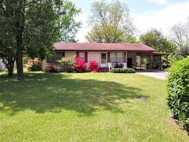 2019 Morgan Ave SW in Decatur, AL - Building Photo