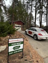 1924 SW Forest Ridge Ave in Bend, OR - Building Photo