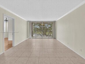 9311 Orange Grove Dr in Davie, FL - Building Photo - Building Photo