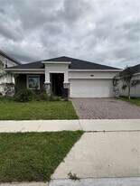 121 Aces High Ln in Davenport, FL - Building Photo