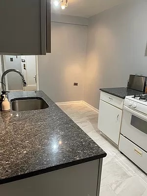 88-10 34th Ave in Queens, NY - Building Photo - Building Photo