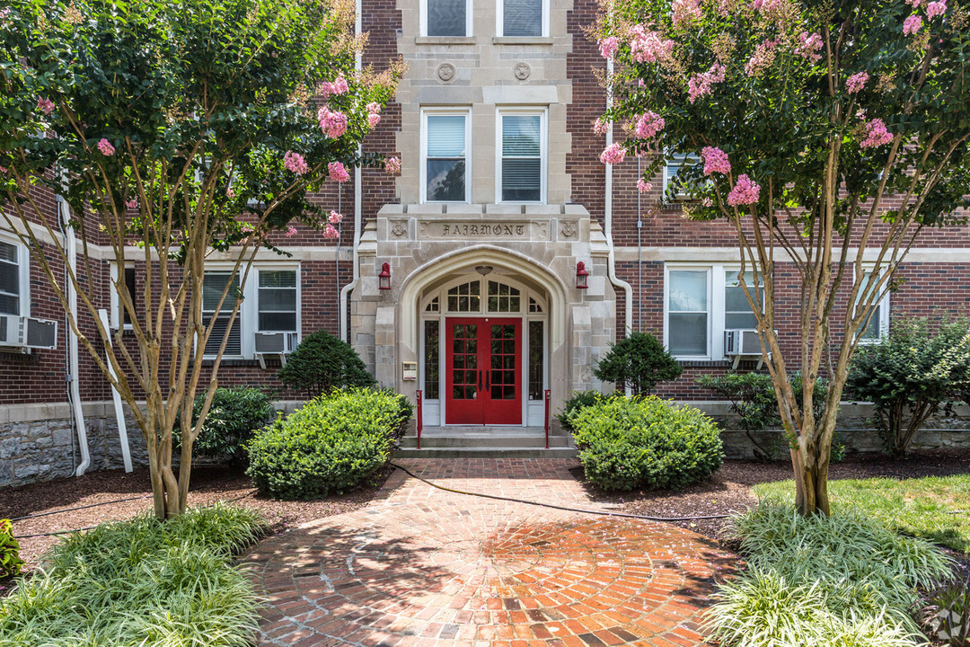 Fairmont Apartments in Nashville, TN - Building Photo