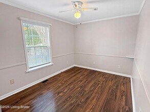 9804 Spring Pointe Ct in Louisville, KY - Building Photo - Building Photo