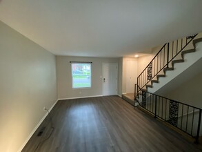 9419 Reeder Dr in Overland Park, KS - Building Photo - Building Photo