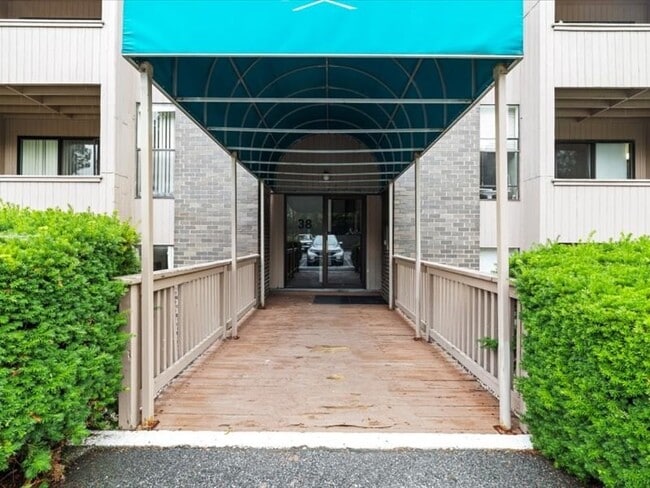 property at 38 Shrewsbury Green Dr