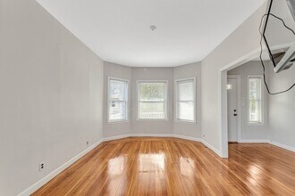 17 Weymouth Ave, Unit 1 in Boston, MA - Building Photo - Building Photo