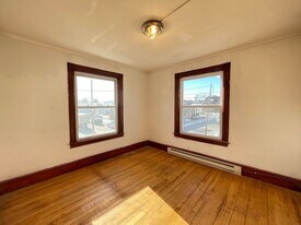 457 Beech St in Manchester, NH - Building Photo