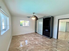 7601 Simms St in Hollywood, FL - Building Photo - Building Photo