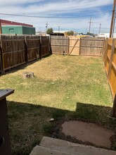 2320 Colgate St in Lubbock, TX - Foto de edificio - Building Photo