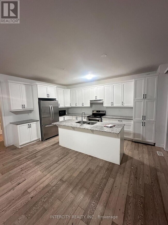 181 Forestwalk St in Kitchener, ON - Building Photo - Building Photo