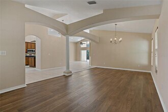 8211 Canyon Creek Way in Tampa, FL - Building Photo - Building Photo