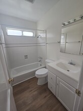 13628 Leadwell St, Unit 628 in Van Nuys, CA - Building Photo - Building Photo