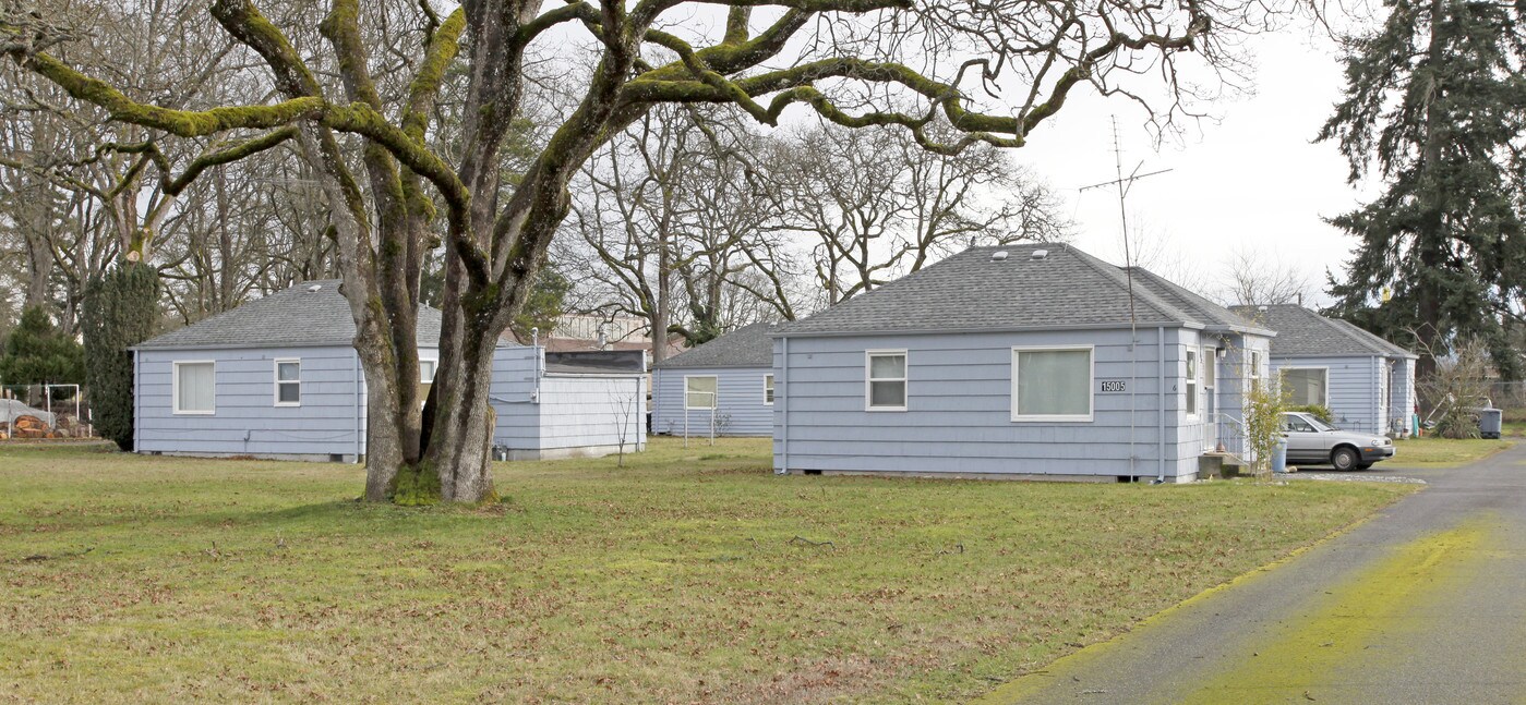 15005 Grant Ave SW in Lakewood, WA - Foto de edificio