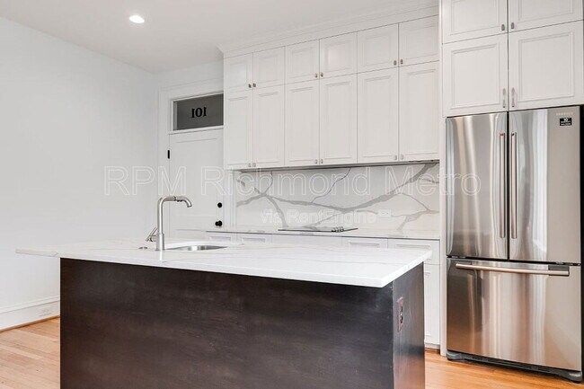 2025 Monument Ave, Unit 203 in Richmond, VA - Building Photo - Building Photo