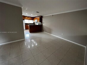 351 NW 82nd Ave in Miami, FL - Building Photo - Building Photo