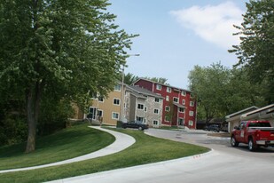 1961 Parkwild Dr, Unit 132 in Council Bluffs, IA - Building Photo