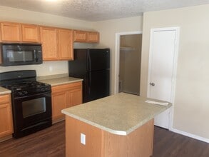 1804 Sierra Norte Loop NE in Rio Rancho, NM - Building Photo - Building Photo