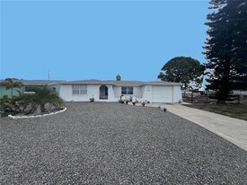 13632 Stacey Dr in Hudson, FL - Building Photo