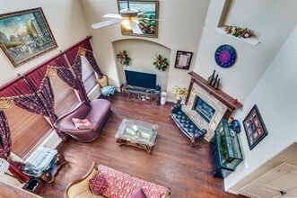 111 San Bernard Dr in Irving, TX - Building Photo - Building Photo