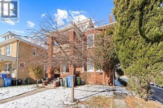 234-234 Giles Blvd E in Windsor, ON - Building Photo - Building Photo