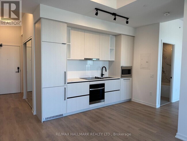 1285 Dupont St in Toronto, ON - Building Photo - Building Photo