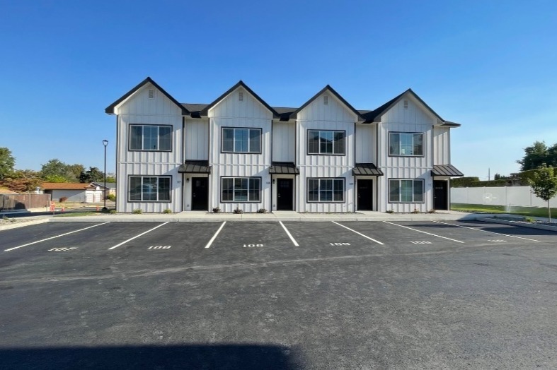 6001 Barge Street in Yakima, WA - Building Photo