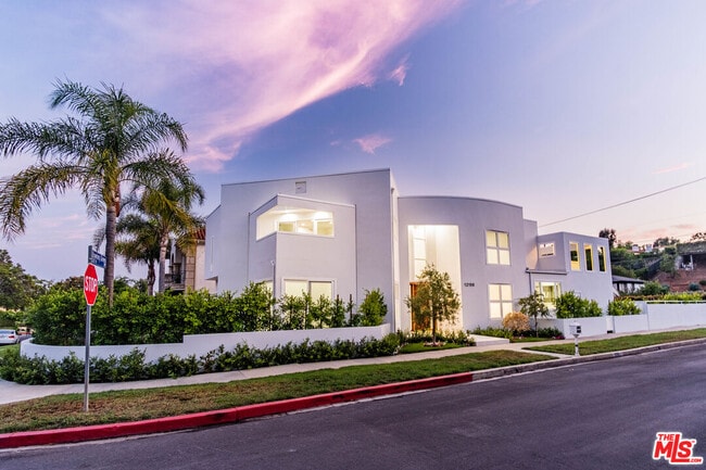 12156 Leven Ln in Los Angeles, CA - Building Photo - Building Photo