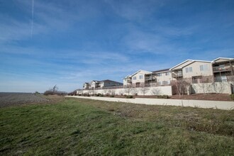 Gateway Estates Apartments in Beloit, WI - Foto de edificio - Building Photo