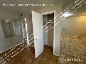 4609 Belton Ave-Unit -b in Lubbock, TX - Foto de edificio - Building Photo