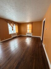 109 Lakeview Ave, Unit 1 in Waterbury, CT - Building Photo - Building Photo