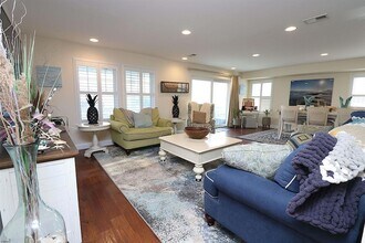 9505 Monmouth Ave in Margate City, NJ - Building Photo - Building Photo