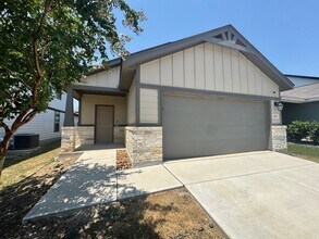 9927 Rancho Real Rd in San Antonio, TX - Building Photo - Building Photo