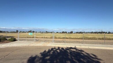 2688 Vartikian Ave in Clovis, CA - Building Photo - Building Photo