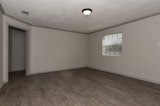 1302 Stanford St in Greenville, TX - Building Photo - Building Photo