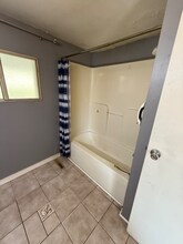 1082 Frye Rd in Jeannette, PA - Building Photo - Building Photo