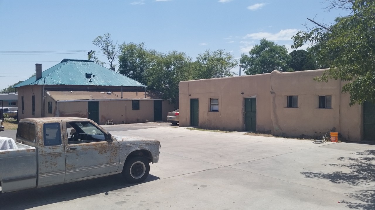 429 E May Ave in Las Cruces, NM - Building Photo