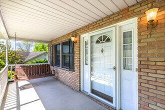 151-163 E Jones St in Millersburg, OH - Building Photo - Building Photo