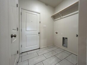 5834 Virginia Ave in Lubbock, TX - Foto de edificio - Building Photo