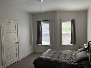 46 Channing St, Unit 1 in Worcester, MA - Foto de edificio - Building Photo