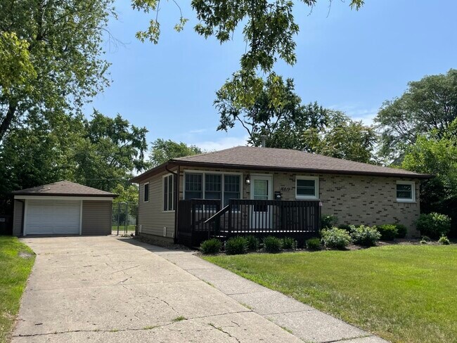 property at 16819 Forest View Dr