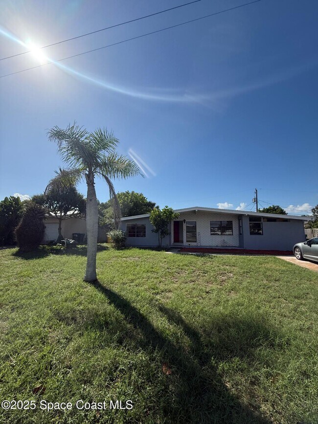 120 NE 3rd St in Satellite Beach, FL - Building Photo - Building Photo