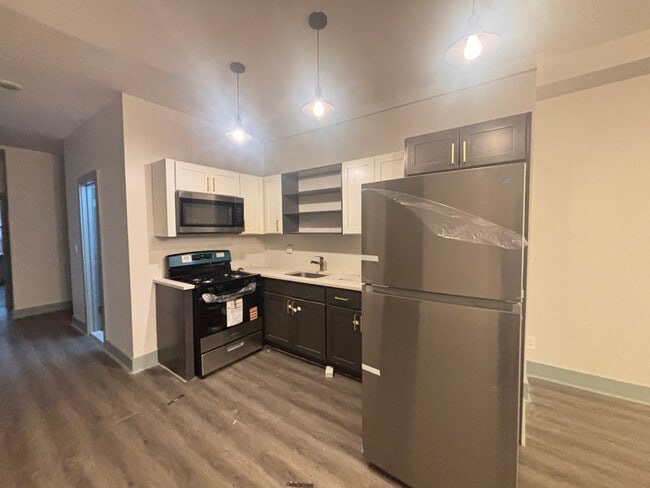 1607 John F. Kennedy Blvd