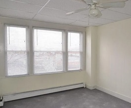 115 Waterman Ave in East Providence, RI - Building Photo - Building Photo
