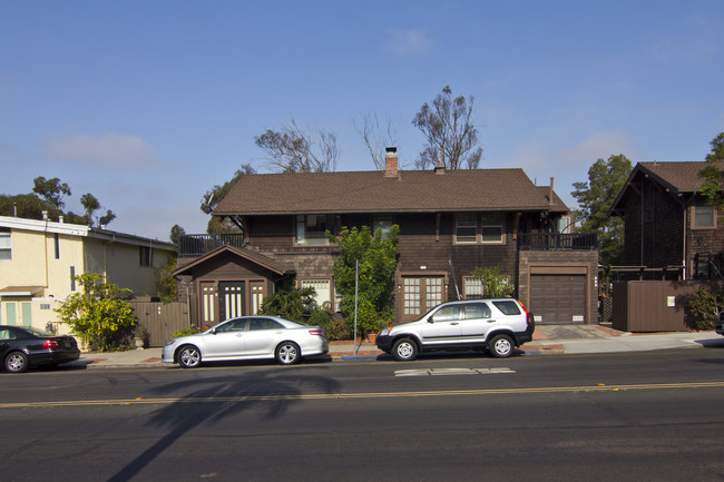 Canyon Apartments in San Diego, CA - Building Photo - Building Photo