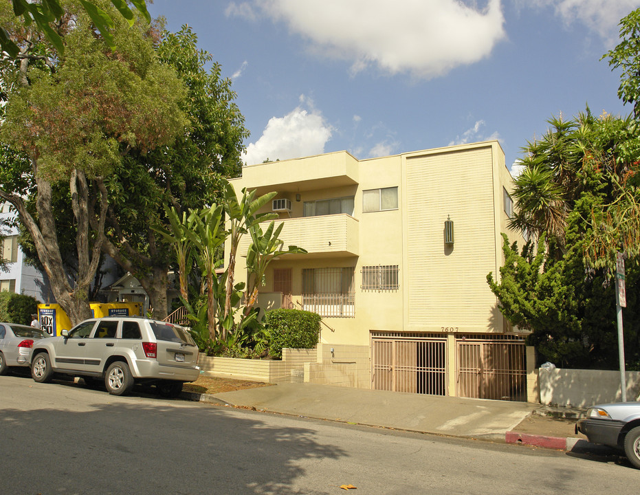 7607 Norton Ave in Los Angeles, CA - Building Photo