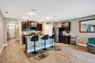 6110 NW Regent St in Port St. Lucie, FL - Building Photo - Building Photo