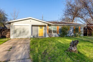 2308 Devonshire Dr in Austin, TX - Building Photo