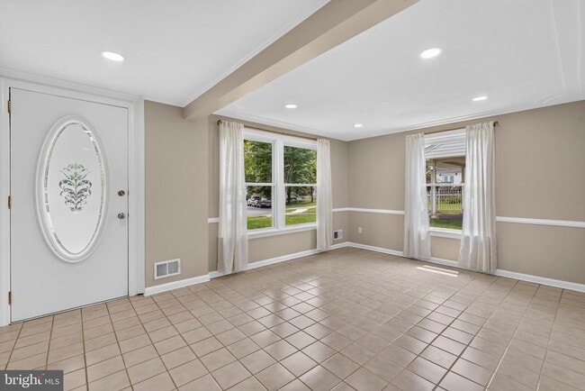 property at 7027 Jefferson Ave