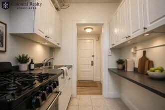 230 Walnut St, Unit 30A in Newton, MA - Building Photo - Building Photo